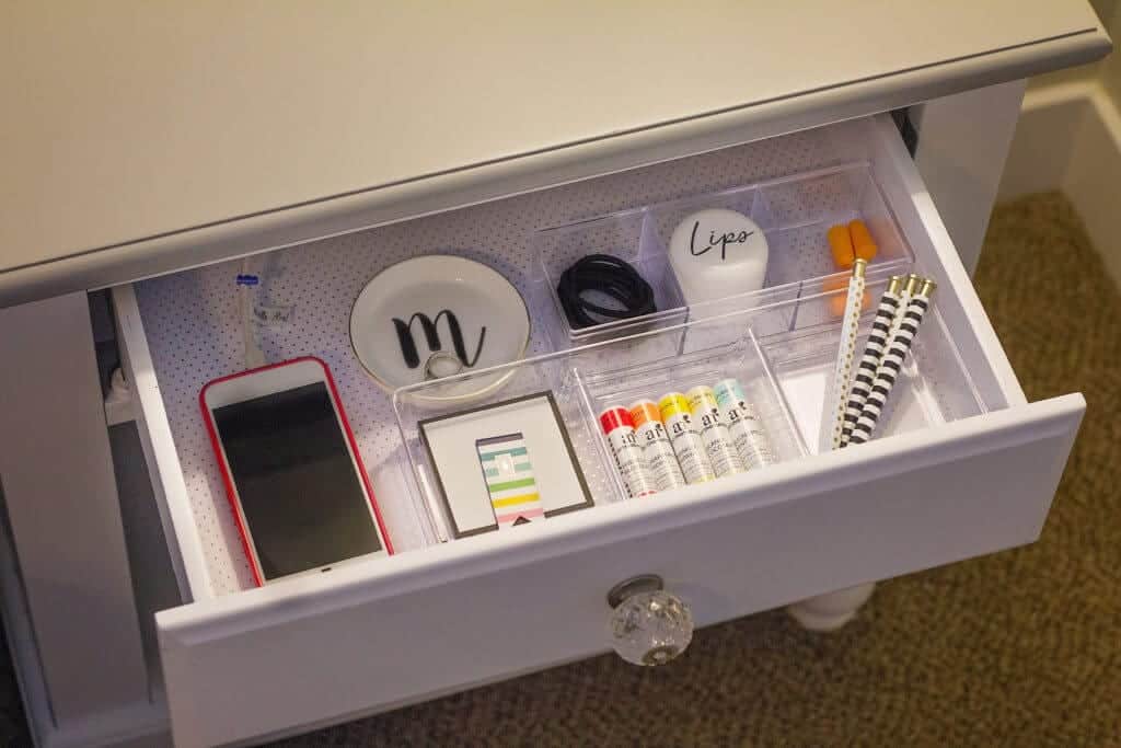 How to Organize Your Nightstand