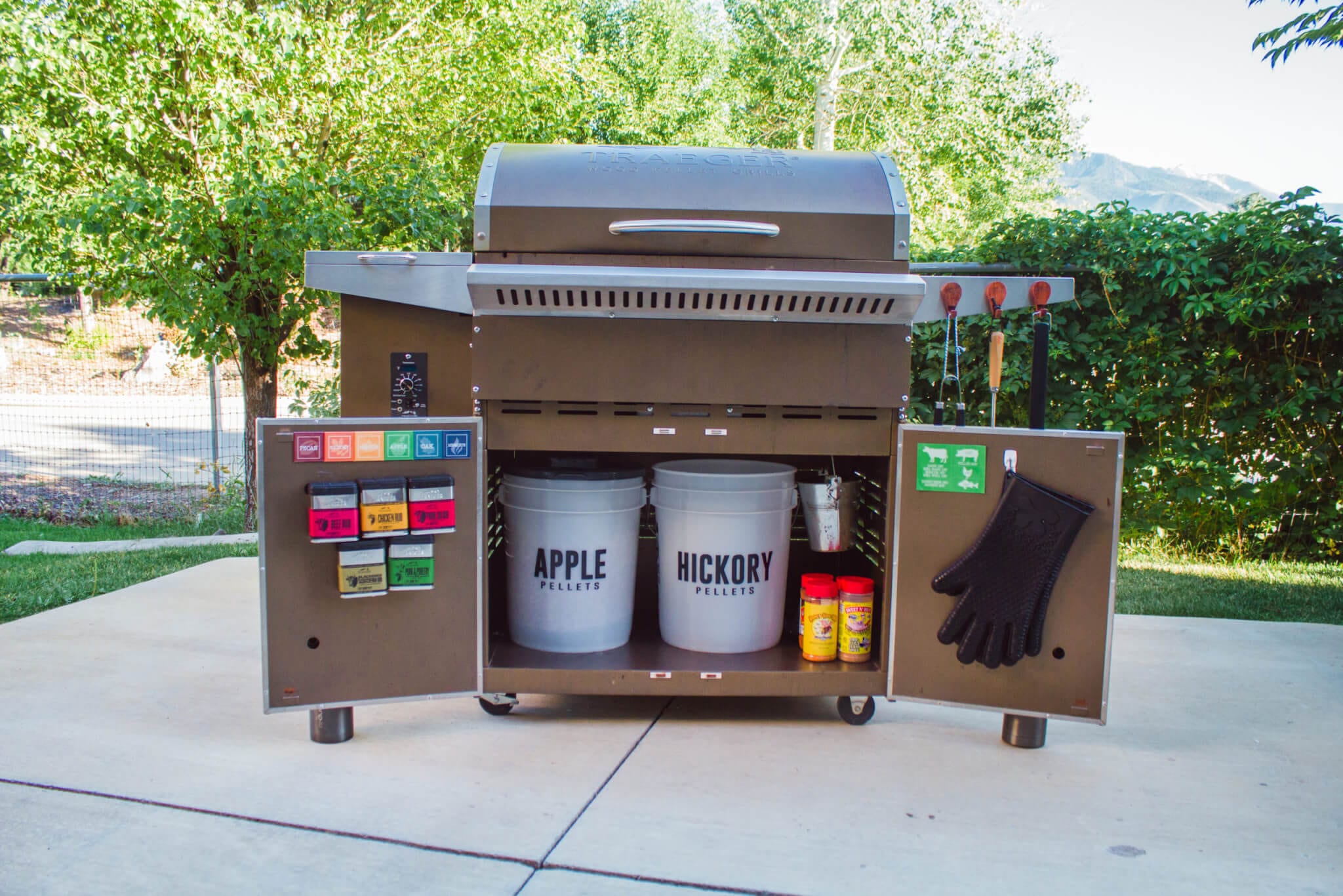 How to Create An Organized Outdoor Grilling Station