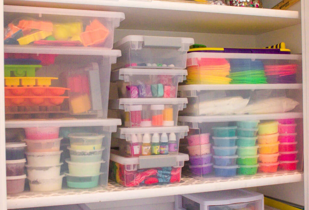 And Easy Step by Step Guide for creating a Kids Art Closet