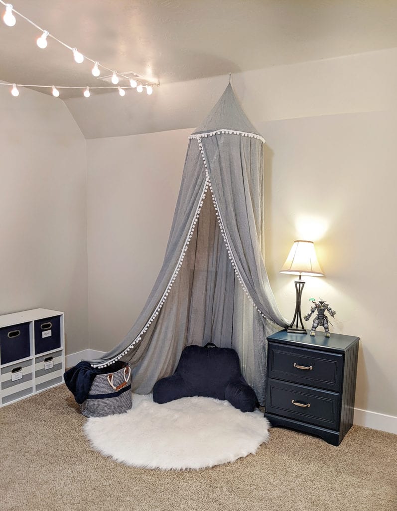 kids reading nook