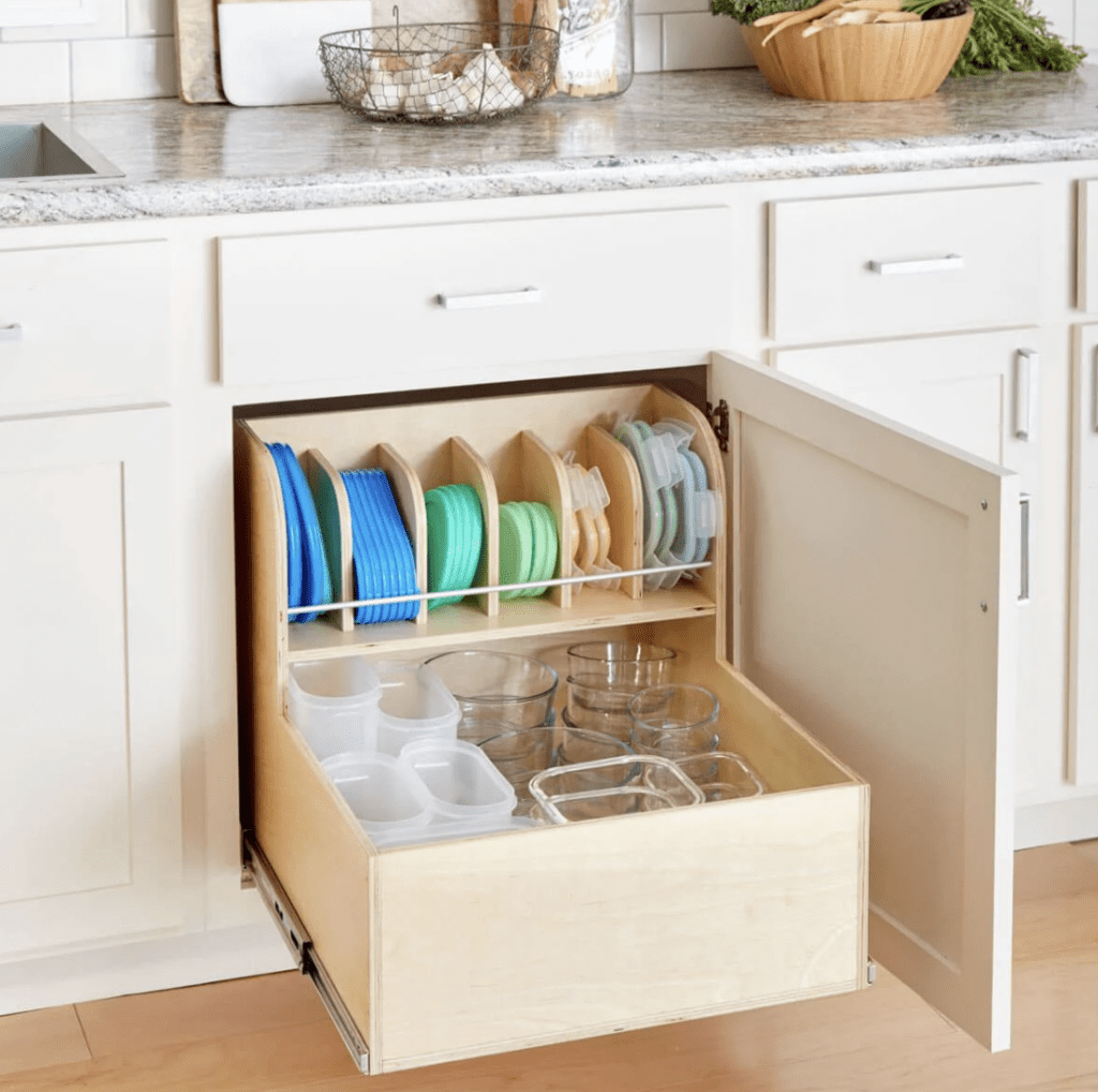 How to Organize Tupperware