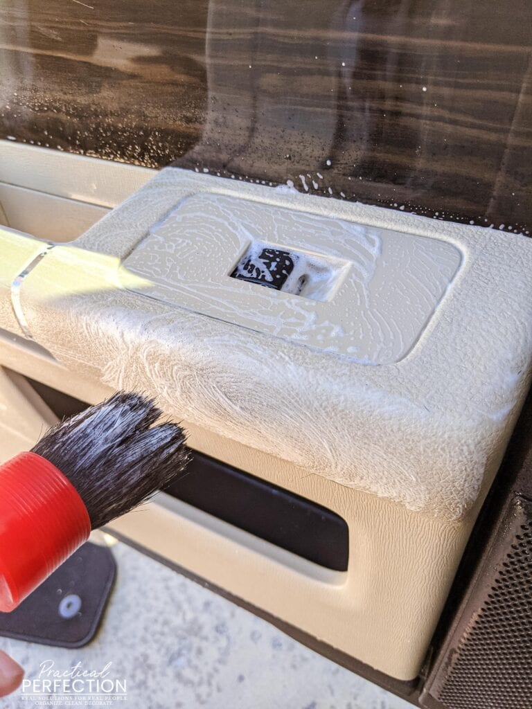 Easy Step-by-Step Guide to Deep Cleaning Car Interior