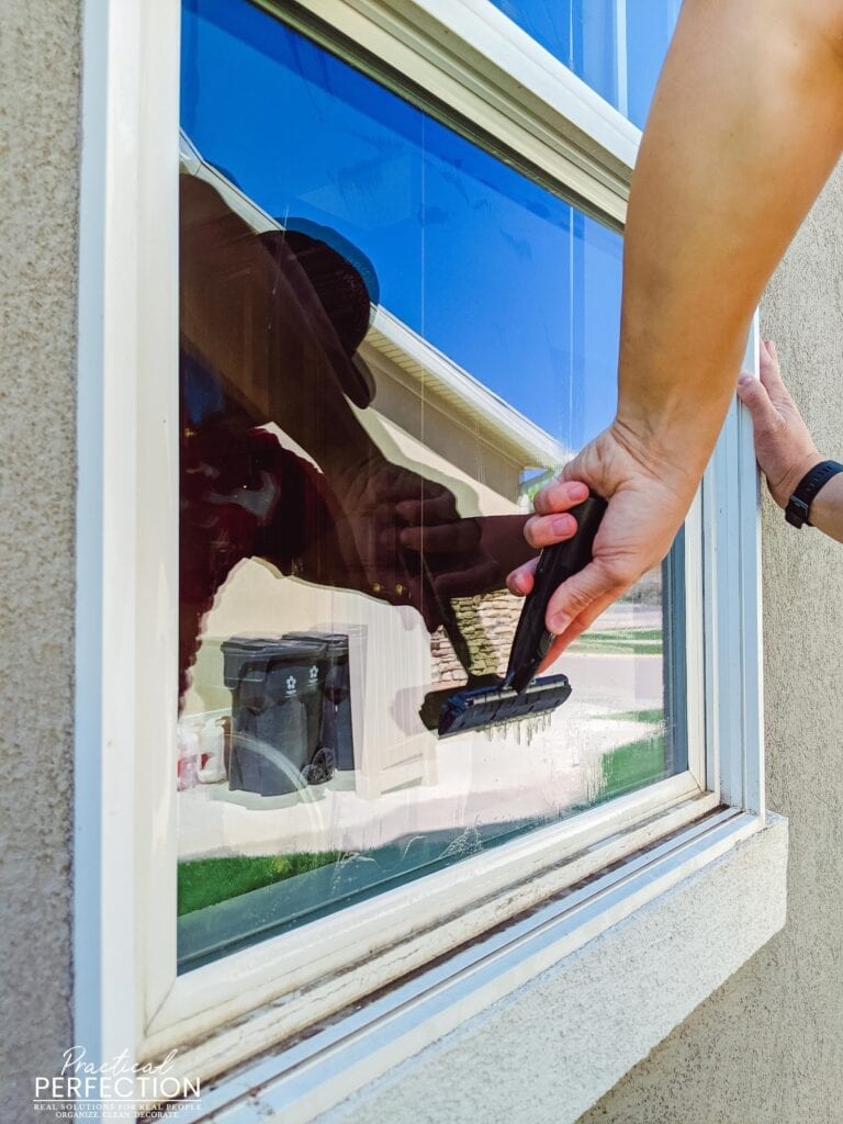 How to Clean or Wash Windows and Window Sills Like A Pro - Maidstr