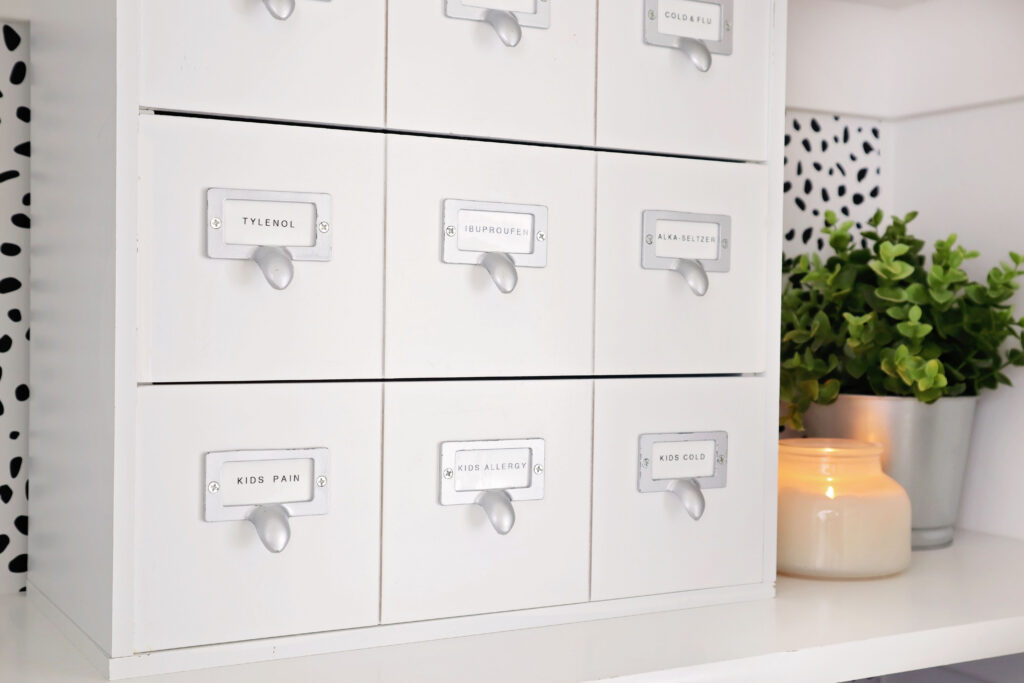 medicine cabinet organizing