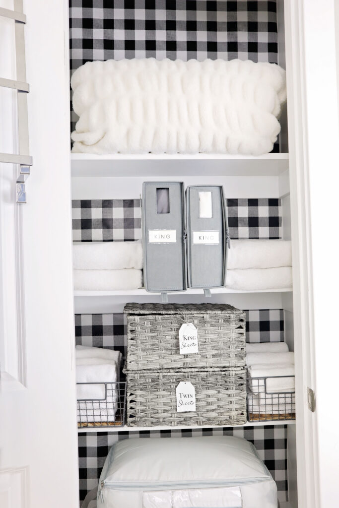 How To Get Rid Of Musty Smell In Linen Closet Dandk Organizer