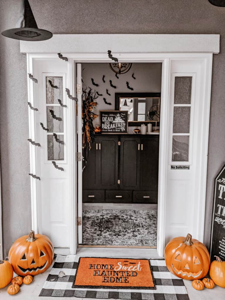 How to Decorate Your Front Porch for Halloween on a Budget: 21 Easy and 