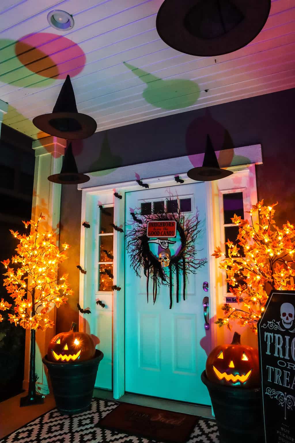 How to Decorate Your Front Porch for Halloween on a Budget: 21 Easy and ...