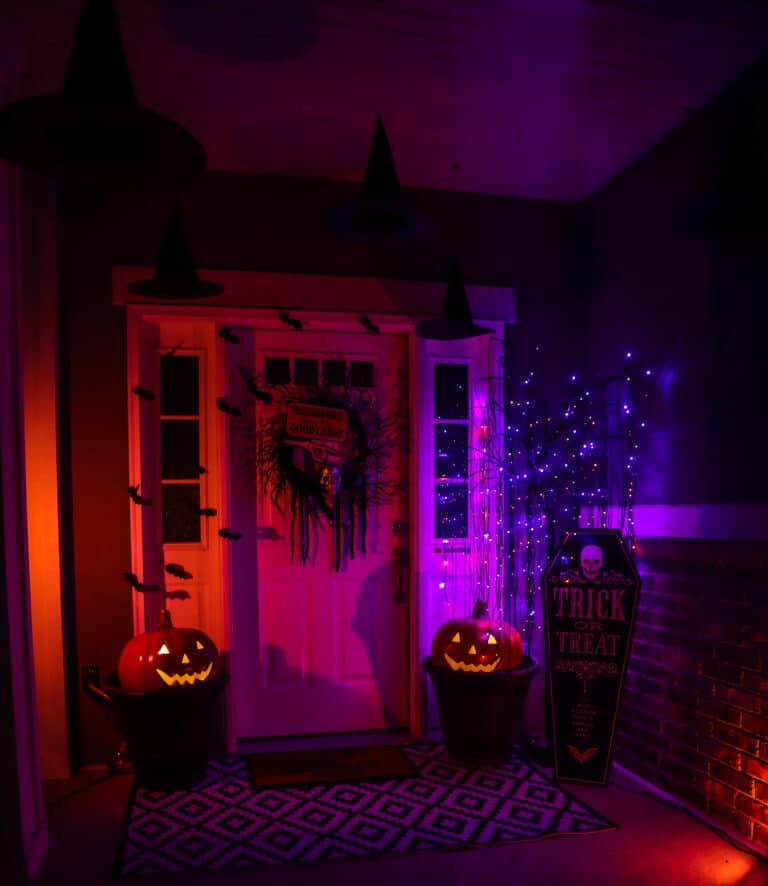 How to Decorate Your Front Porch for Halloween on a Budget: 21 Easy and ...
