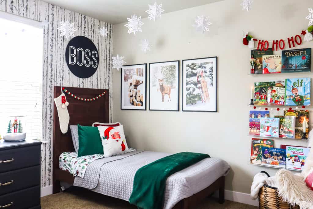How to Decorate Your Kids\' Bedrooms for Christmas on a Budget ...