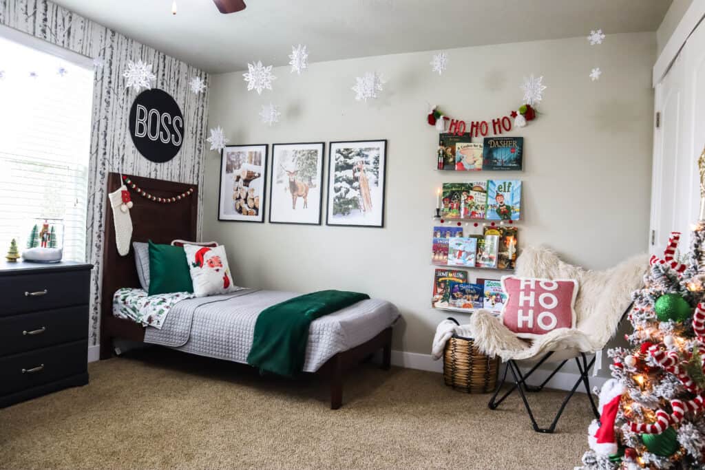 kids christmas bedroom with christmas books