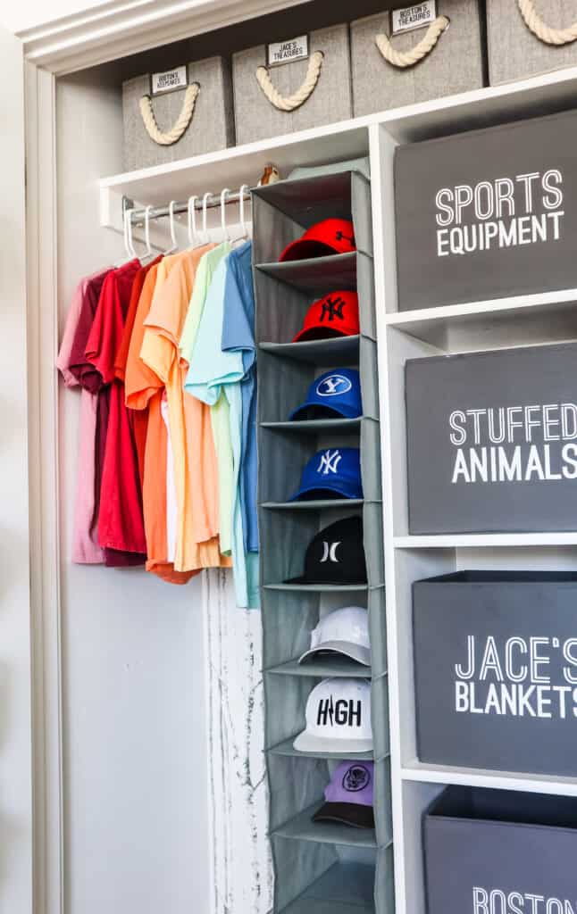 The Collector: Stylish Hat Organizer for Your Door